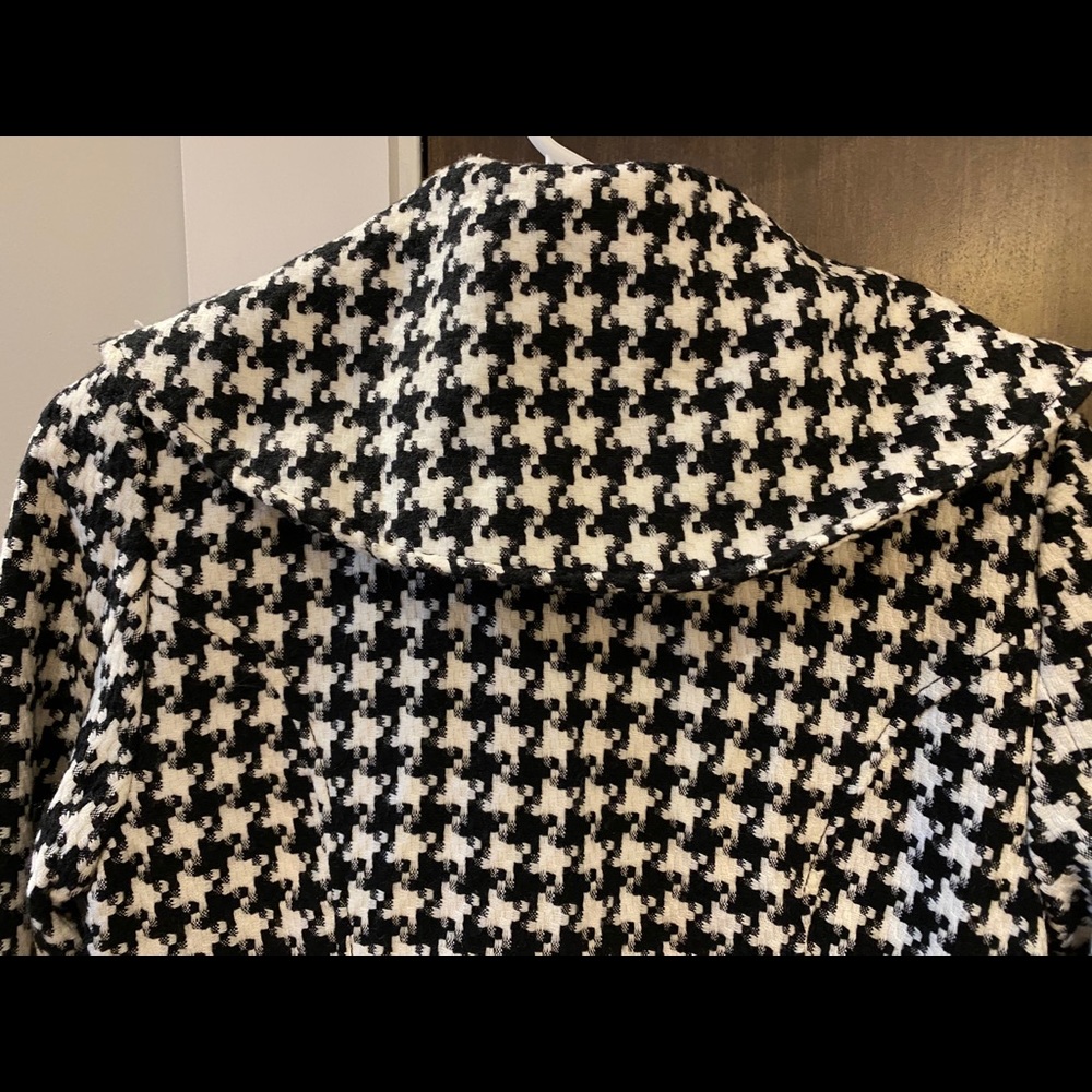 Coat - Picture 4 of 5